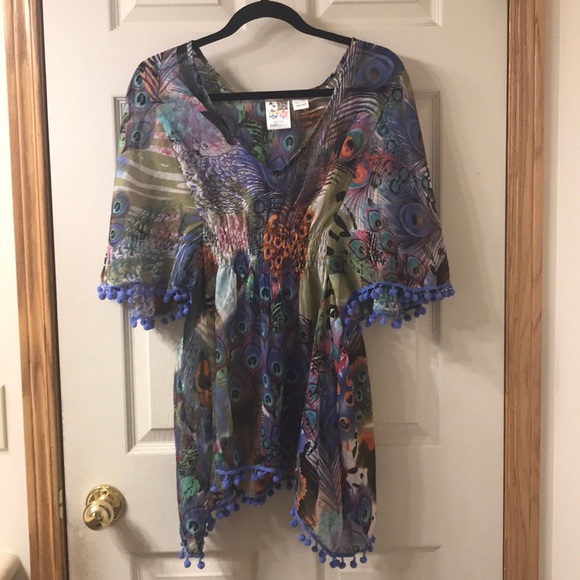 Patterned beach coverup - Picture 1 of 4